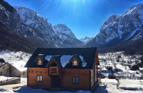 Vusanje Hotel | Moonlight House