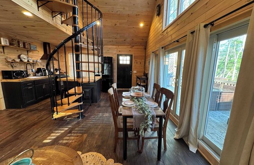 Belgrade House | MoonLight Treehouse Hot Tub Lakefront Retreat