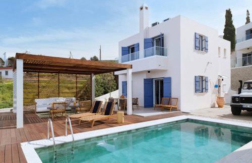 Pachyammos Villa | Moonlight Villas Boutique Seaside Retreat for Groups