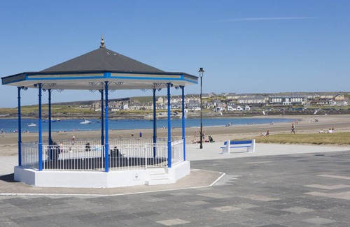 Kilkee House | Moore Bay Holiday Village