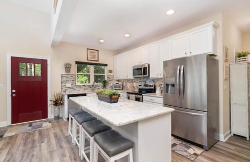 Mount Mourne House | Mooresville Home -1 min to lake access