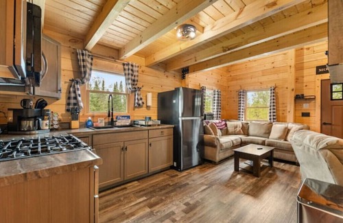 Pittsburg Cabin | Moose Alley Northwood Cabin
