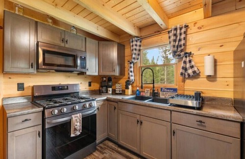 Pittsburg Cabin | Moose Alley Northwood Cabin