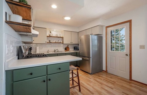Cohasset Cabin | Moose Point Lookout - Two Bedroom cabin- Sunroom, Dock and Private Beach + Kayaks & Paddle Board