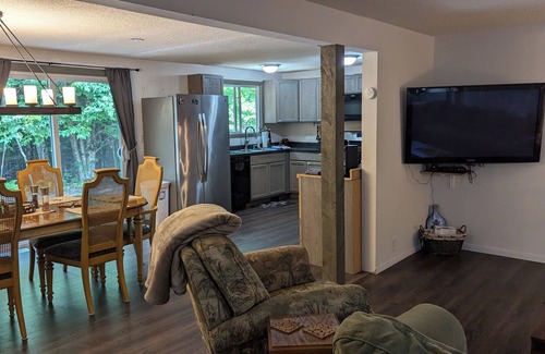 Ontonagon House | Moose Tracks Hot Tub Hideaway w/50 amp EV Outlet