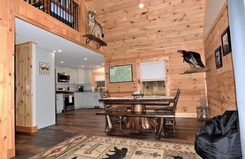Pittsburg Cabin | Moose Tracks