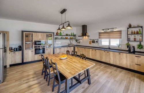 Sao Bartolomeu de Messines Villa | Moradia Messines - Four Bedroom Villa, Sleeps 8