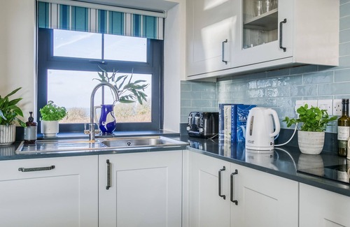 Llanfaethlu Cottage | Moranedd - sleeps 10 guests in 5 bedrooms
