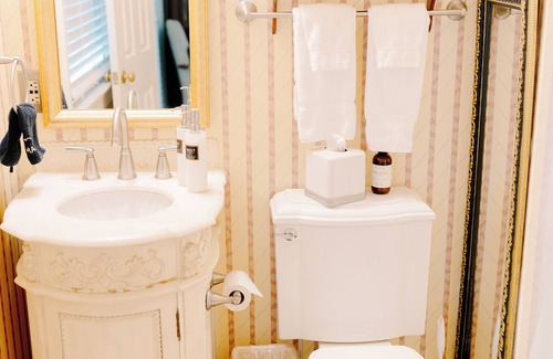 Dilworth Bed & Breakfast | Morehead Inn