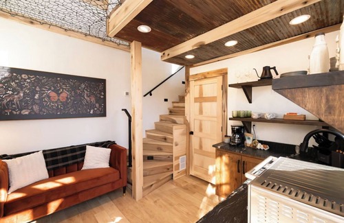 Primrose Cabin | Morel Glamping Cabin with Wifi