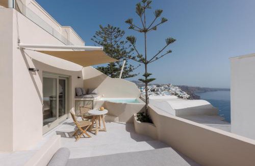 Firostefani Apartment | Morfes Luxury Suites by Caldera Houses