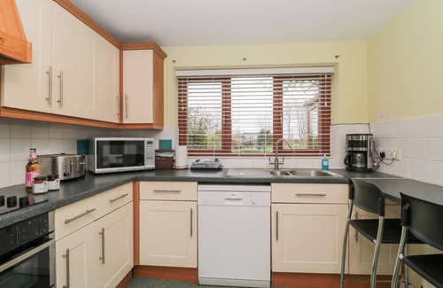 Middlezoy Cottage | MORGAN HOUSE, pet friendly, country holiday cottage in Middlezoy