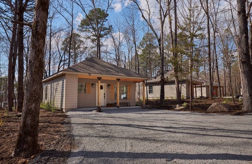 Heber Springs Cabin | Morgan's at the Little Red - Single King Cabin 6