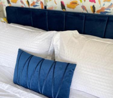Curacao Apartment | Moringa Resort with Pool, open Air Shower & shared Bath sleeps 8