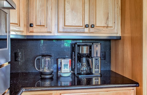 Laurel Park House | Morning Glow | Pet-Friendly, Mountain Getaway