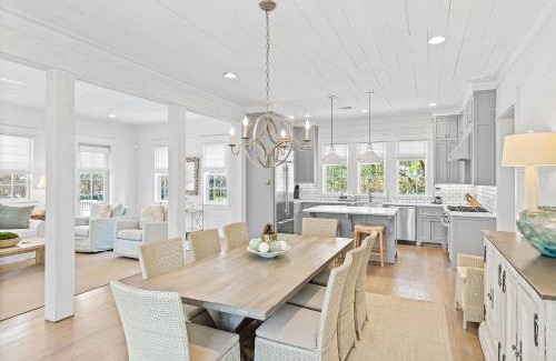 Forest District House | Morning Star Cottage & Carriage House