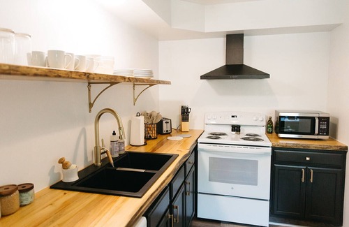 Berea Apartment | "Morning View 1" Cozy Modern Stay - College/Hiking