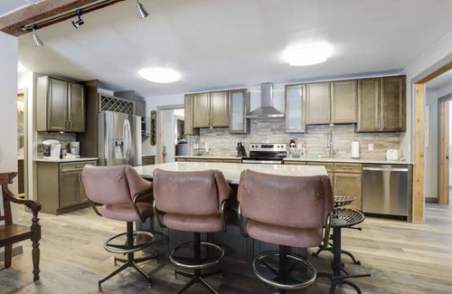 Weisshorn House | Morningstar Trailside Manor