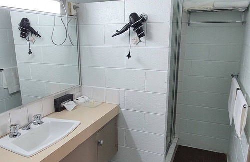 Morwell Hotel | Morwell Parkside Motel