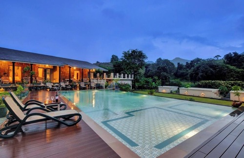 Udaipur District Villa | Mosaic Villa, Udaipur by Ebony Stays – 5BHK Villa with Pool & Mountain Views