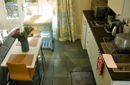 Moseley House | Moseley - House - Sleeps 4 - Parking - Garden