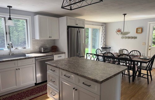 Town Hill House | "Moss Mountain Cottage" Clean, Private, Central MDI - 2025 updated kitchen