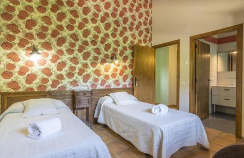Les Iglesies Apartment | Mossen Batista Til ler