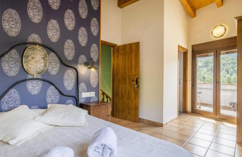 Les Iglesies Apartment | Mossen Batista Til ler