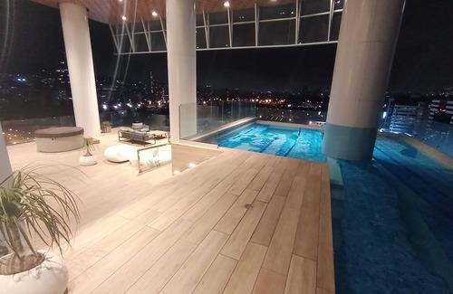 Financial District Apartment | Most Beautiful View of Quitoapart 23dos