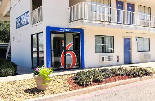 Abilene Hotel | Motel 6-Abilene, TX