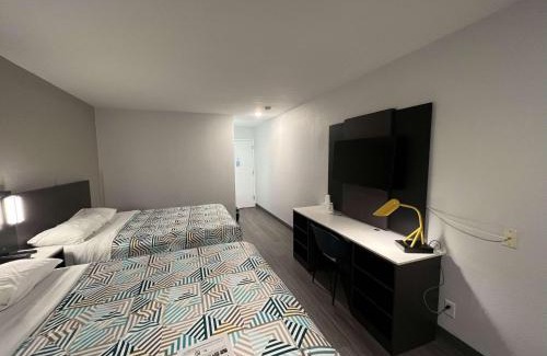 Altoona Hotel | Motel 6-Altoona, IA - Des Moines East
