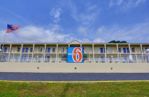 Americus Hotel | Motel 6-Americus, GA