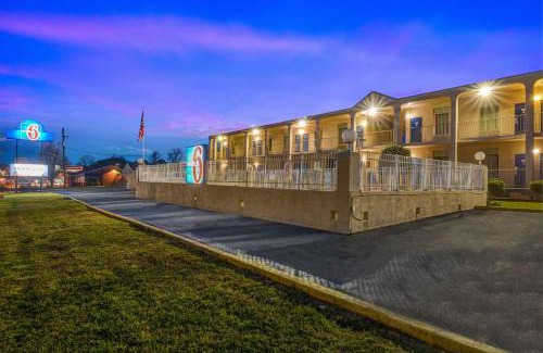 Americus Hotel | Motel 6-Americus, GA
