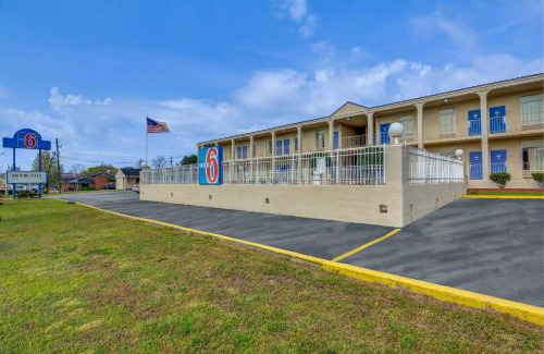 Americus Hotel | Motel 6-Americus, GA