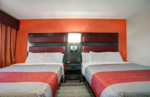 Bellville Hotel | Motel 6 Bellville, OH