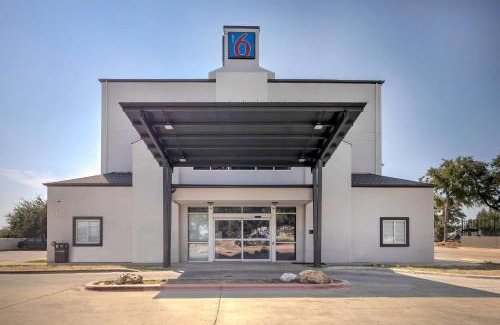 Cedar Park Hotel | Motel 6-Cedar Park, TX