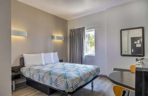 Cedar Park Hotel | Motel 6-Cedar Park, TX