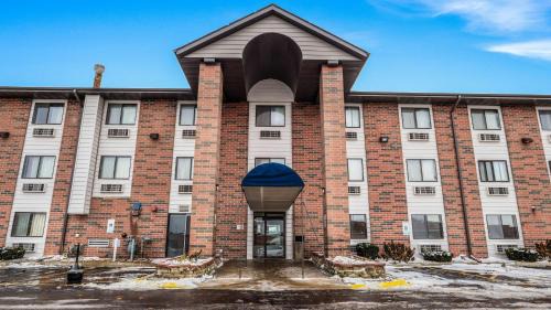 Elk Grove Village Hotel | Motel 6-Elk Grove Village, IL