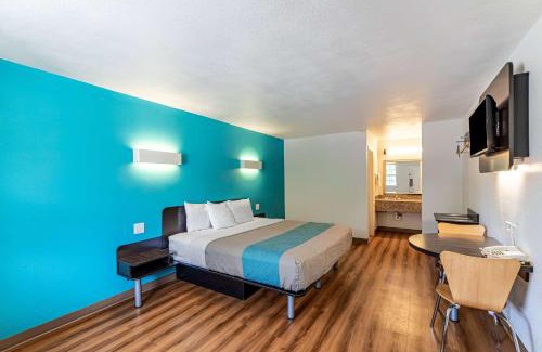 Georgetown Hotel | Motel 6-Georgetown, TX