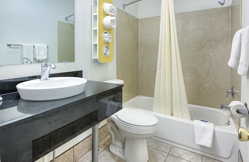 Harrisonburg Hotel | Motel 6 Harrisonburg, VA - South
