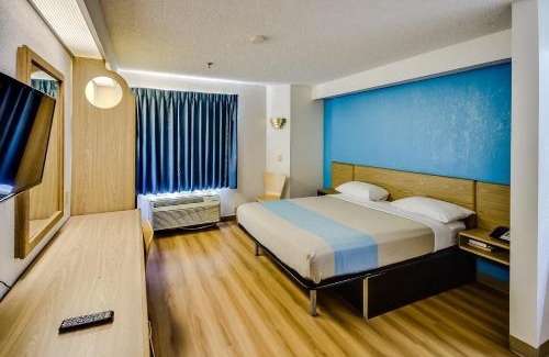 Barker Hotel | Motel 6-Katy, TX - Houston