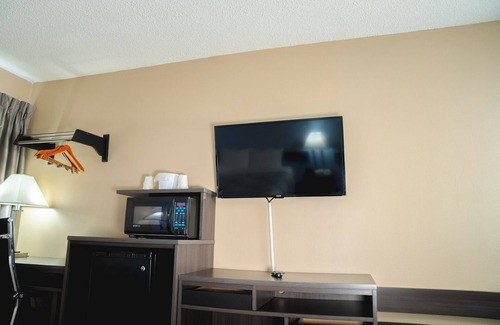 Litchfield Hotel | Motel 6 Litchfield, IL