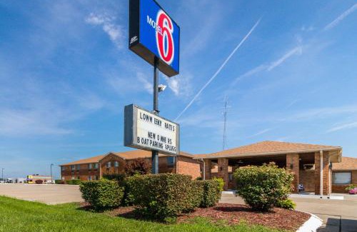 Marion Hotel | Motel 6-Marion, IL