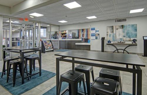 Mesquite Hotel | Motel 6 Mesquite, TX Town East