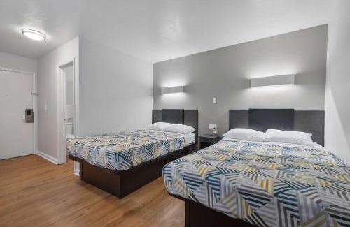 Normal Hotel | Motel 6-Normal, IL - Bloomington Area