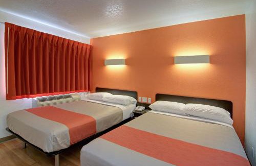 Fashion Square Hotel | Motel 6 Old town Scottsdale Fashion Square