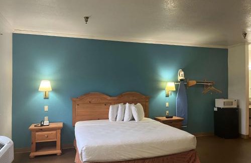 Portland Hotel | Motel 6 Portland, IN