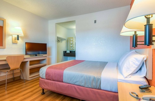 Rowland Heights Hotel | Motel 6 Rowland Heights, CA - Los Angeles - Pomona