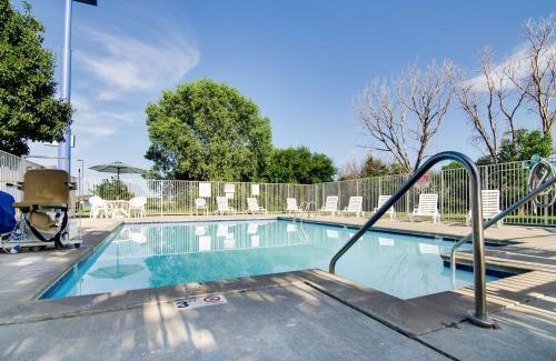 Salina Hotel | Motel 6-Salina, KS
