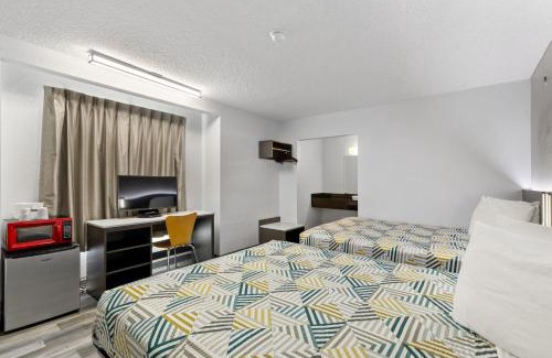 Clairemont Hotel | Motel 6-San Diego, CA - North